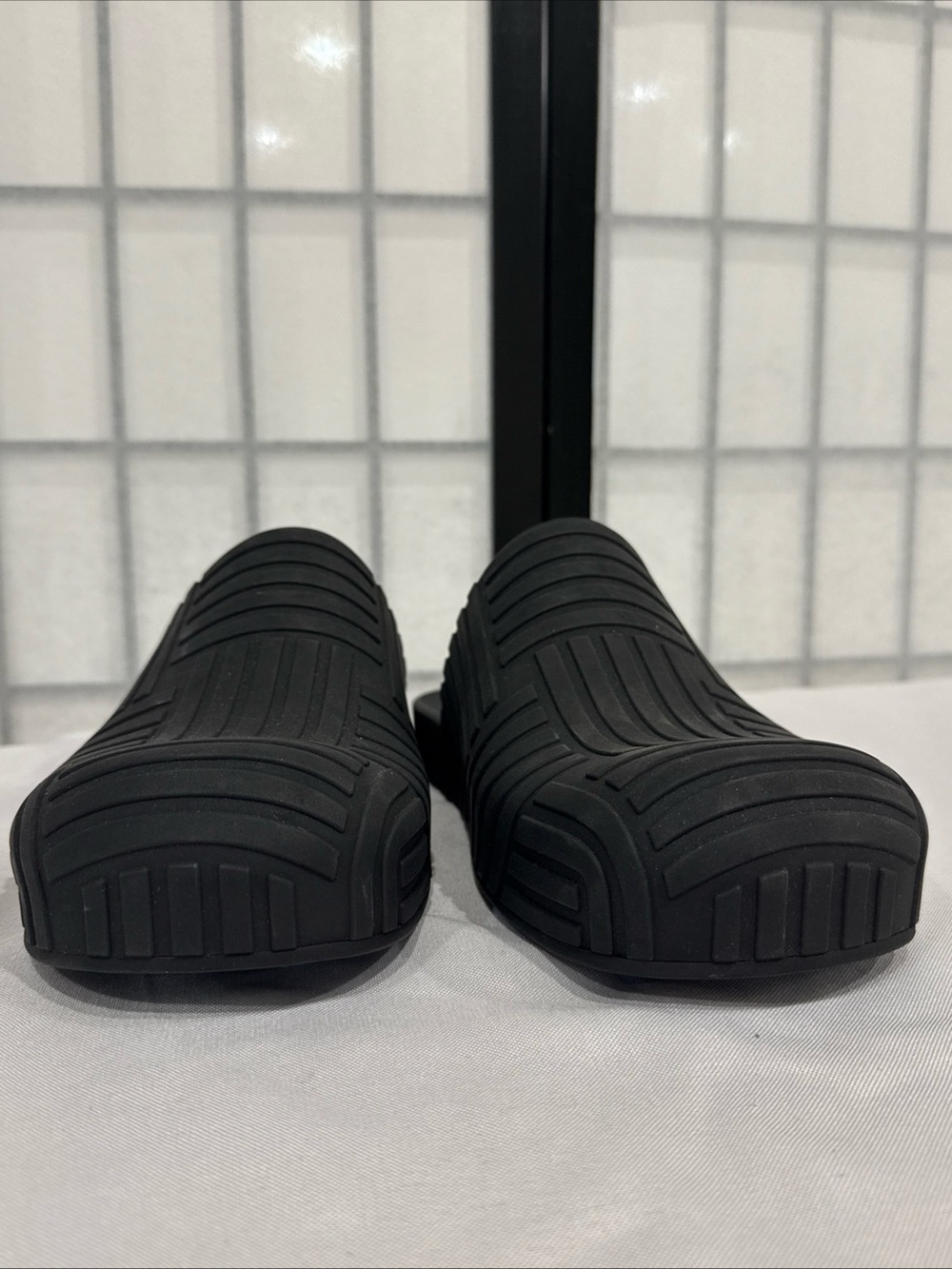 Bottega Veneta Rubber Slide Sandals Black Texture Slides Men’s US 9 EU 40 - Picture 4 of 9